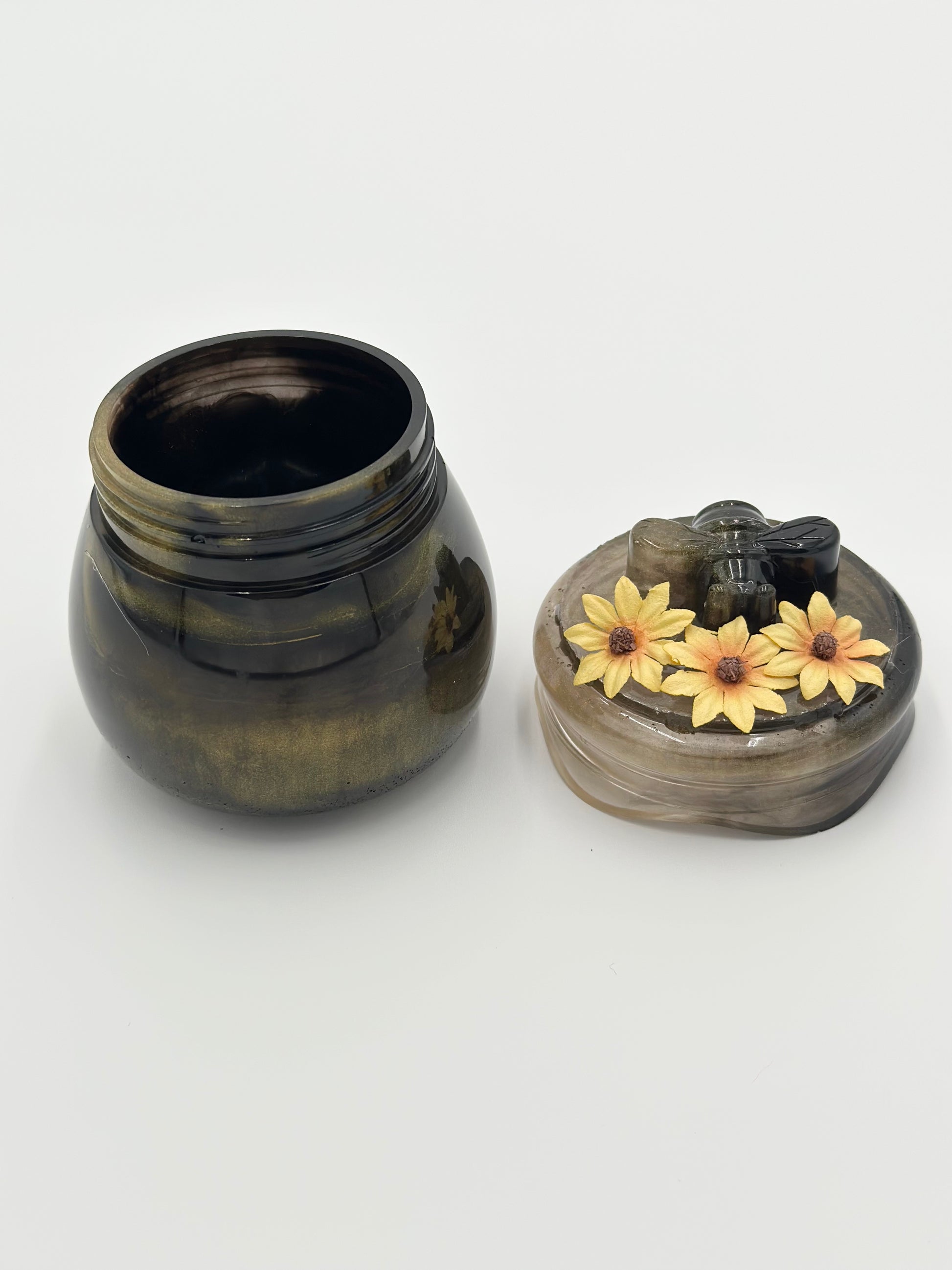 Resin Jar with Screw On Lid